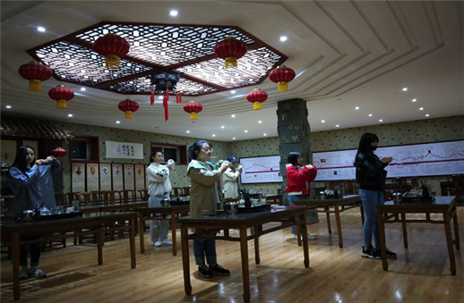 说明: 图片1