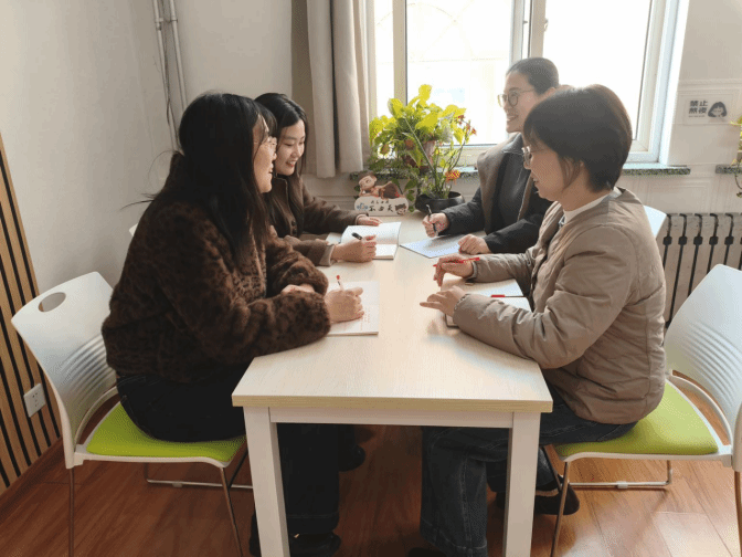 国际语言文化实践教学中心召开科研文献综述研讨活动