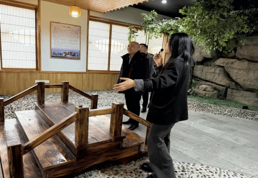 山东师范大学文学院院长孙书文一行参观访问国际语言文化实践教学中心