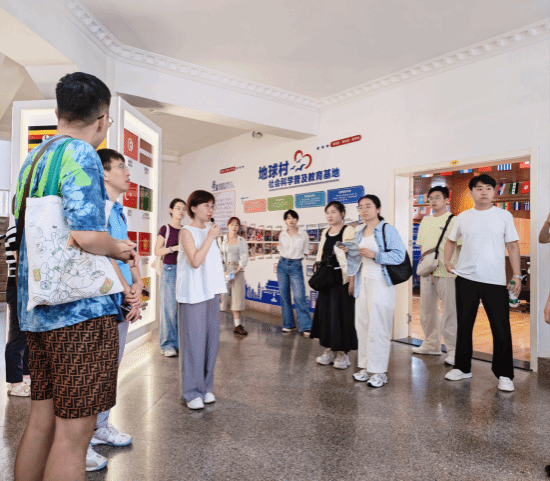 喜迎新教师 温情迎特教——国际语言文化学院实践教学中心迎来新学期首批特殊访客