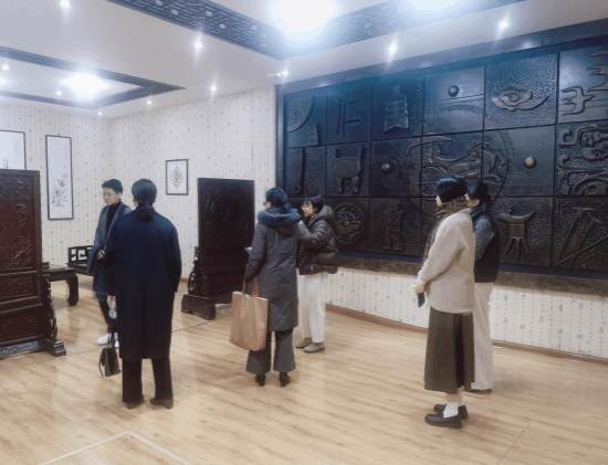 韩国国立公州大学代表团参观访问国际语言文化实践教学中心